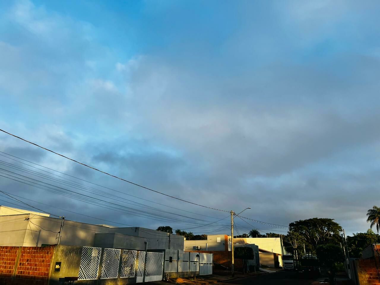 Imagem de compartilhamento para o artigo Sem chuva, Costa Rica terá quarta-feira de sol entre nuvens; confira a previsão da MS Todo dia